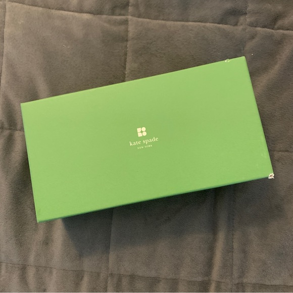 NIB Kate Spade Spring Green Leather Flap Wallet - Picture 2 of 8